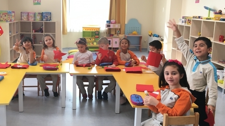 Sancaktepe Okyanus Koleji Okul Öncesi Yıldızlar Grubu Öğrencileri Sanat Etkinliğinde