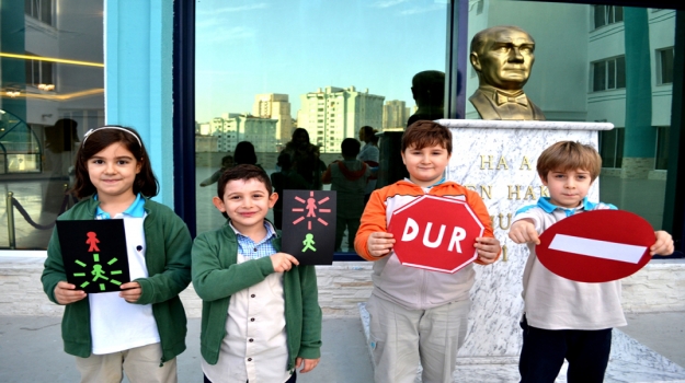 Trafik Kurallarını Öğreten Etkinlik