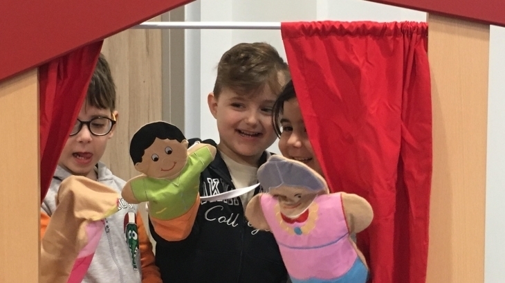 Yıldızlar ve Güneş Grubu Bilingual Dersinde Aile Draması Ve Soy Ağacı Etkinliği Yaptı