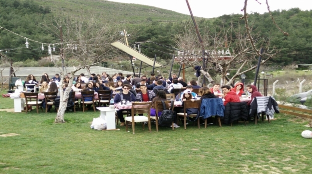 Mavişehir Okyanus Lisesi Öğrencileri Baharın Gelişini Kahvaltı ve Mangal Keyfi ile Kutladı
