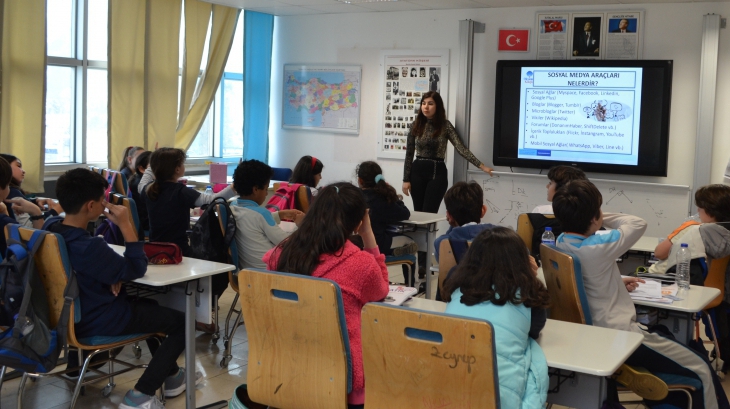 5.ve 6. Sınıf Öğrencilerine ‘Teknoloji ve Sosyal Medya Nasıl Kullanılmalı’ Konulu Seminer Verildi.