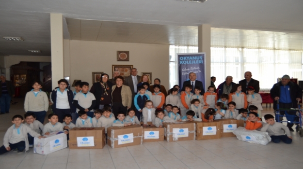 Adana Okyanus İlkokulu Öğrencileri Huzurevi Ziyaretinde