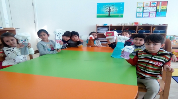 Adana Okyanus Koleji Yıldızlar Grubu  Kukla Gösterisinde