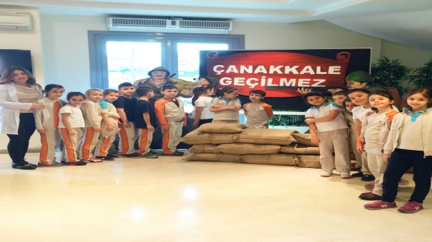 Çanakkale Şehitlerini Saygıyla Andılar