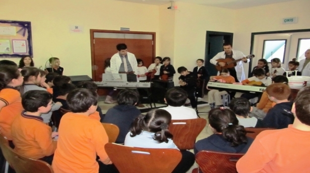 Avcılar'da Müzik Dinletisi