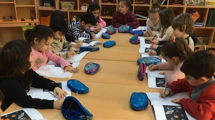 Avcılar Yıldızlar Grubu Öğrencileri Okuma- Yazma Dersinde