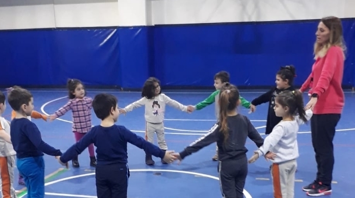 Avcılar Yunuslar Grubu Öğrencileri Beden Eğitimi Etkinliğinde