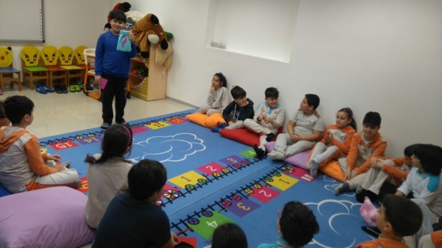 3/B Sınıfı Öğrencileri Eğlenceli Kavram Kesesi Etkinliğinde