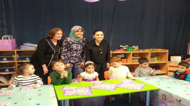 Bahçelievler Okyanus Koleji Çiçekler Grubu Öğrencileri Doğum Günü Partisinde