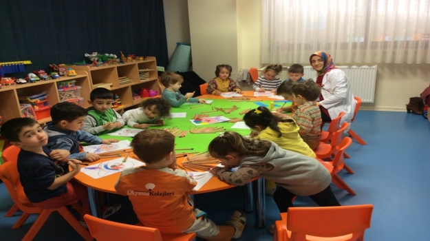 Bahçelievler Okyanus Koleji Çiçekler Grubu Sanat Etkinliğinde