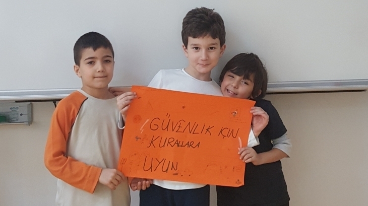 Bahçeşehir Okyanus Koleji Üstün Zekâlılar ve Yetenekliler İlkokulu 2-E Sınıfı ‘TRAFİK KURALLARI’ Etkinliğinde