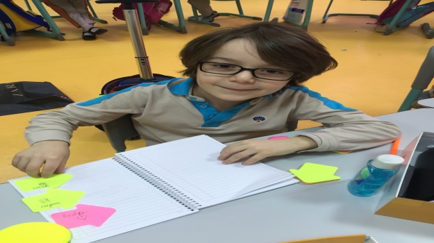 Üstün Zekâlılar İlkokulu 1-D Sınıfı 'Tekil-Çoğul Penceresi' Etkinliği