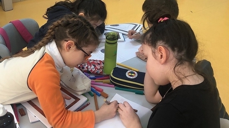 Bahçeşehir Üstün Zekâlılar ve Yetenekliler İlkokulu 3-F SınıfıÖğrencileri “Sınıfımın Dergisi” Etkinliğinde.