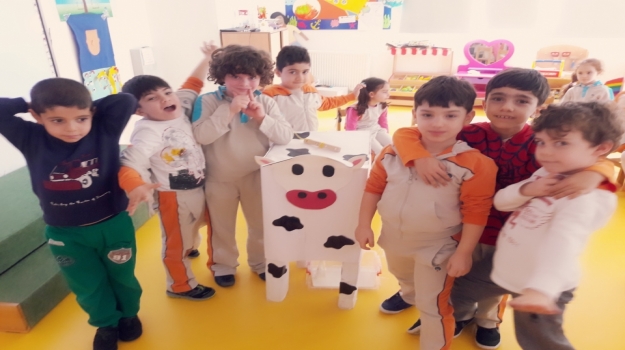 Beykent Okyanus Koleji Gökkuşağı Grubu Çiftlik Hayvanlarını Öğreniyor
