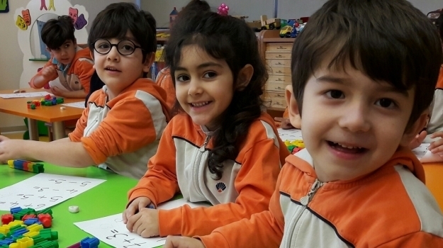 Beykent Okyanus Koleji Okul Öncesi Gökkuşağı Grubu Matematik Dersinde