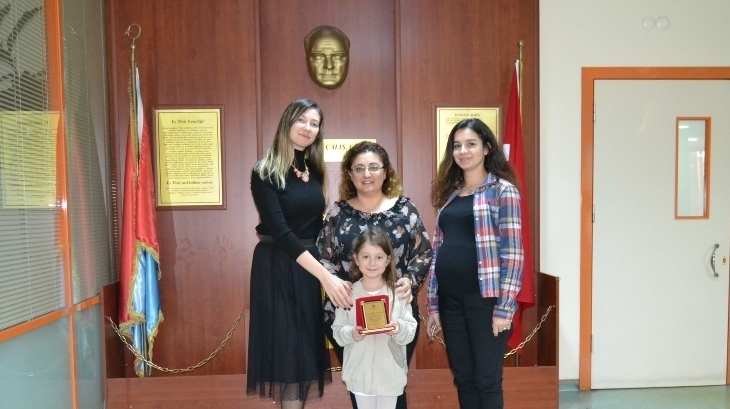 İlkokul Kademesinde Ayın Örnek Öğrencileri Seçildi