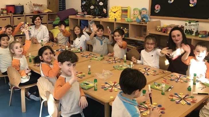 Bornova Okyanus Koleji Yıldızlar Grubu Öğrencileri Aile Katılımı Etkinliğinde