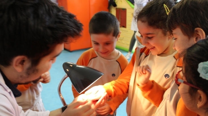 Çekmeköy Okyanus Koleji Okul Öncesi Öğrencileri Mad Science Etkinliğinde