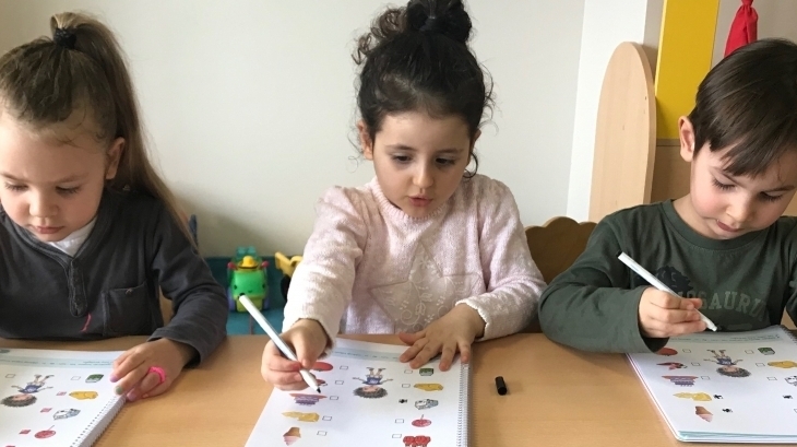 Çekmeköy Okyanus Koleji, Okul Öncesi Çiçekler Grubu Okuma-Yazmaya Hazırlık Dersinde