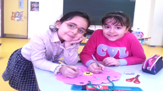 Üstün Zekalılar İlkokulu Öğrencilerinden Çince Saatler
