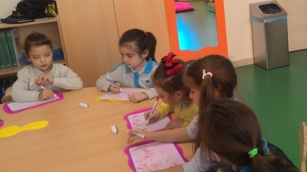 Eryaman Okul Öncesi Güneş Grubu Öğrencileri Matematik Etkinliğinde