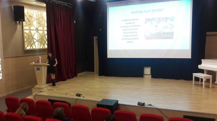 Eryaman Okyanus Koleji İlkokul Kademesi'nde İnternet Kullanımı ve Ekran Bağımlılığı Semineri