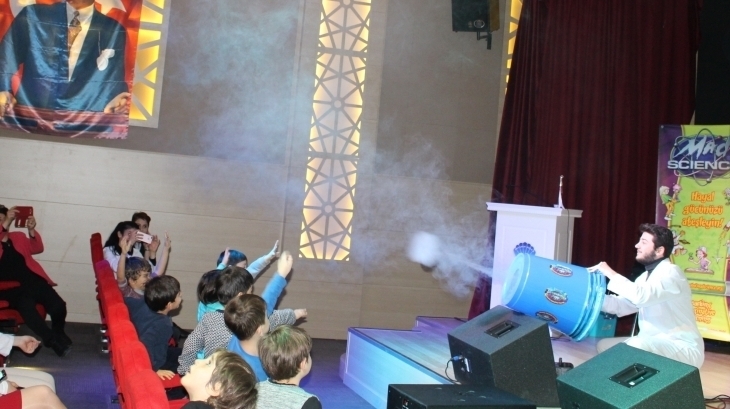 Eryaman Okyanus Koleji Okul Öncesi Bölümü Öğrencileri Mad Science Etkinliğinde