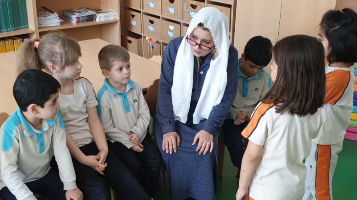 ERYAMAN OKYANUS KOLEJİ OKUL ÖNCESİ KADEMESİ YAŞLILAR HAFTASI DRAMASI YAPTI