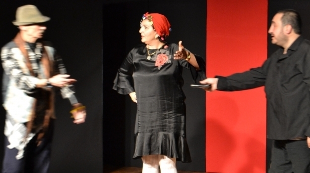Fatih Kampüsünde Tiyatro Heyecanı