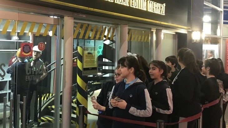 Gelecekte Bir Gün, Meslekte İlk Gün Projesi Kapsamında Kidzania Ziyareti