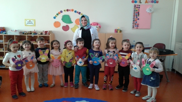 Güneşli Okyanus Koleji Okul Öncesi  Balıklar Grubu Sanat Etkinliği Yapıyor