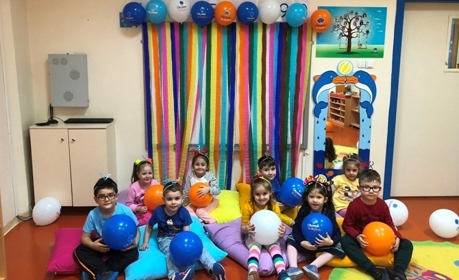Güneşli Okyanus Koleji Okul Öncesi B Grubu Renk Partisinde