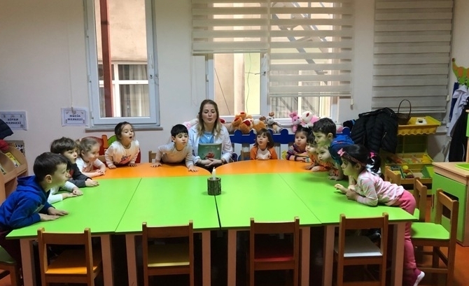 Güneşli Okyanus Koleji Okul Öncesi Çiçekler Grubu Türkçe Dil Etkinliğinde