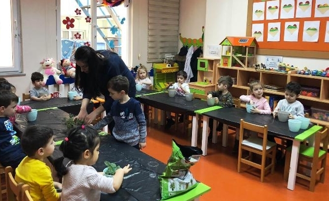 Güneşli Okyanus Koleji Okul Öncesi Çiçekler Grubu Öğrencileri Aile Katılım Etkinliğinde