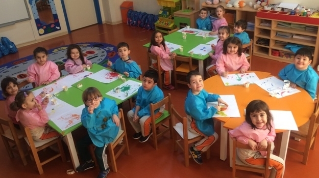 Güneşli Okyanus Koleji Okul Öncesi Yunuslar Grubu  Sanat Etkinliği Yapıyor