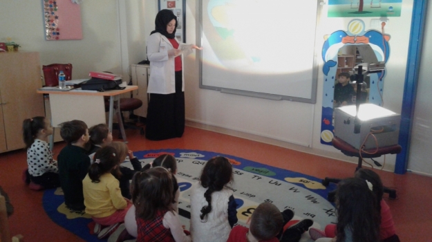 Güneşli Okyanus Koleji Okulöncesi  Balıklar Grubu Tepegöz Tekniği İle Hikaye Dinliyor