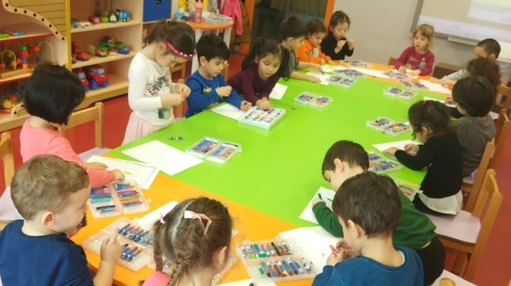 Halkalı Okul Öncesi Ağaçlar Grubu Öğrencileri İngilizce Dersinde