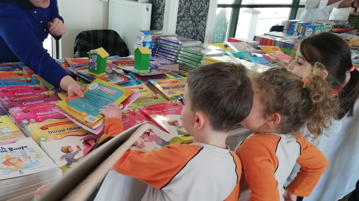Halkalı Okyanus Koleji Okul Öncesi Gökkuşağı Grubu Kitap Fuarında