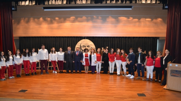 İstiklâl Marşı'nın Kabulü Coşkulu Bir Törenle Kutlandı