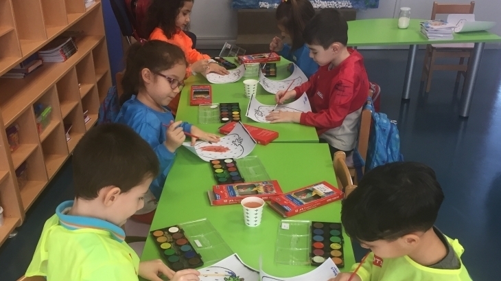 Halkalı Okyanus Okul Öncesi  Ay Grubu Öğrencileri Sanat Dersinde
