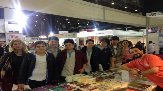 HALKALI OKYANUS ORTAOKULU ÖĞRENCİLERİ CNR KİTAP FUARINDA