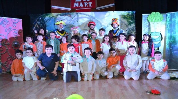 Beylikdüzü Okyanus'ta "Alice Harikalar Diyarında" Etkinliği