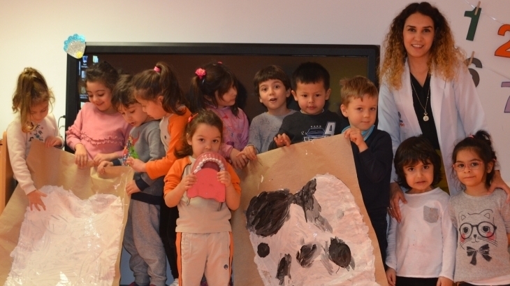 İnciler Sınıfı “Dişlerimi Fırçalıyorum” Etkinliği Yapıyor