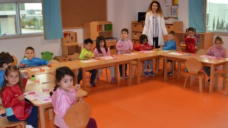 İnciler Sınıfı “Oyun Hamuru ile Baskı” etkinliği Yapıyor