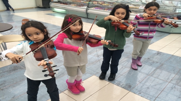 Keman, Piyano ve Vurmalı Çalgılar Yetenek Kulübü'nden Müzik Şov