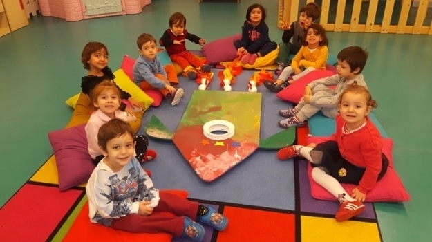Kemerburgaz Okyanus Koleji Çiçekler Grubu Sanat Etkinliğinde