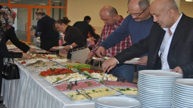 Lise Velilerine Kahvaltı ve Rehberlik Semineri