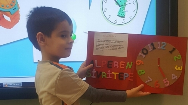 Mavişehir Bulutlar Grubu Proje Dersinde Zaman Konulu Sunumlarını Yaptılar