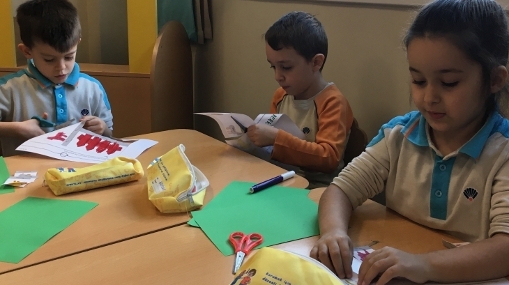 Mavişehir Okyanus Koleji Okul Öncesi Balıklar Grubu İngilizce Dersinde