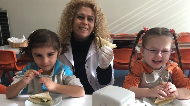 Mavişehir Okyanus Koleji Okul Öncesi Yunuslar Grubu İngilizce Dersinde